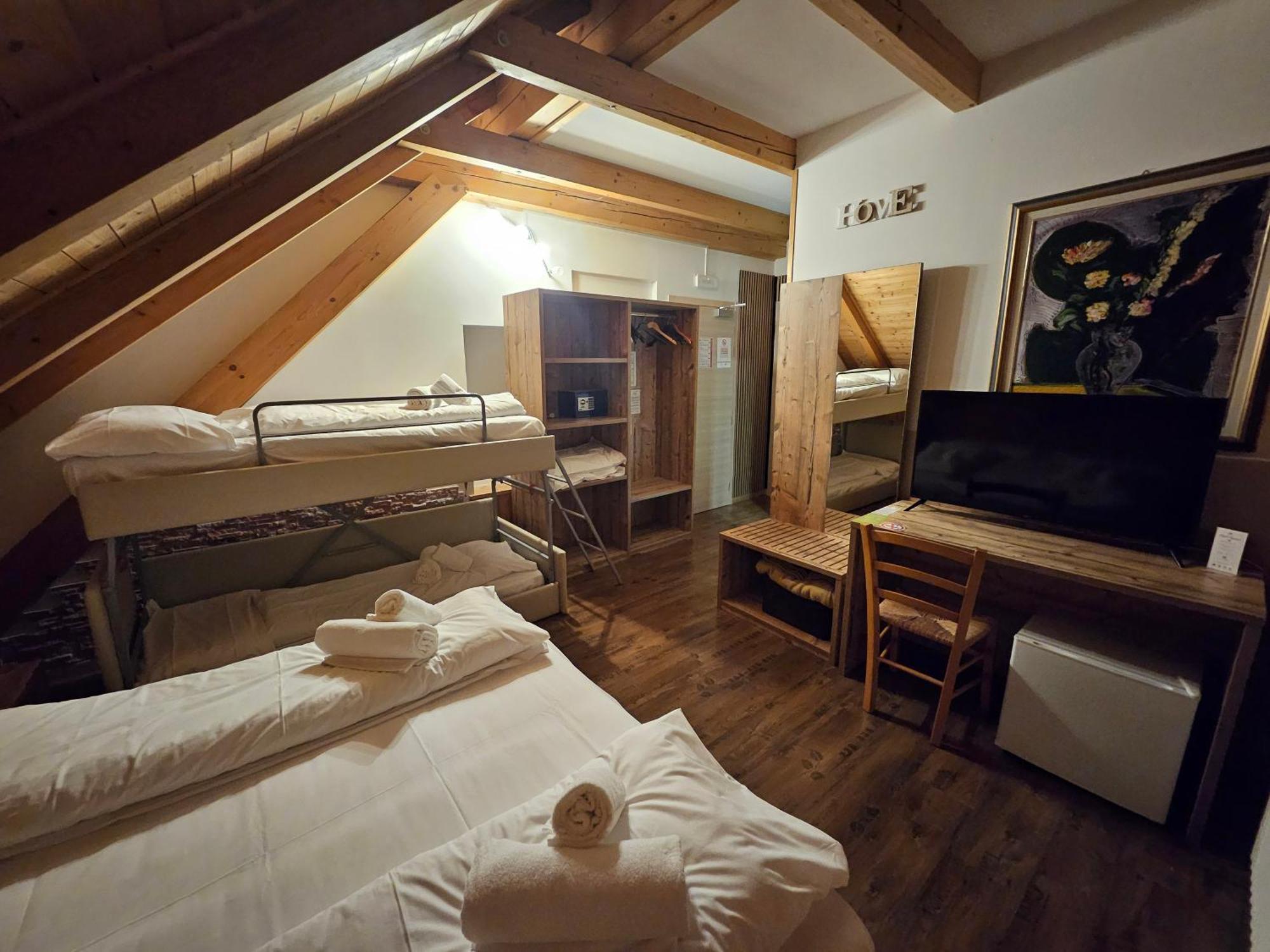 Hotel Tarvisio Four Seasons Екстер'єр фото