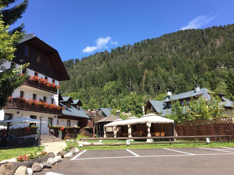 Hotel Tarvisio Four Seasons Екстер'єр фото